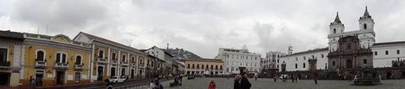 quito plaza san francisco panoramic view